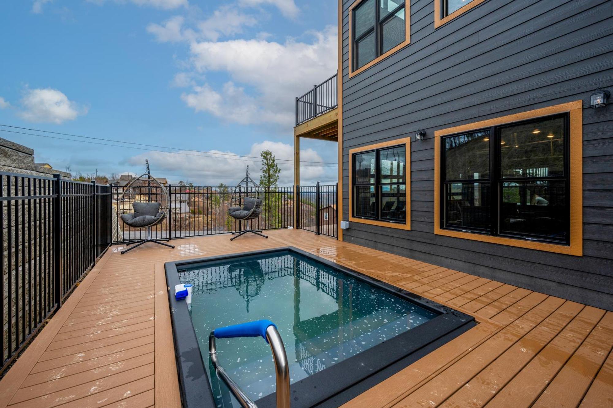 Mountain Mermaid Villa Гетлинбург Екстериор снимка