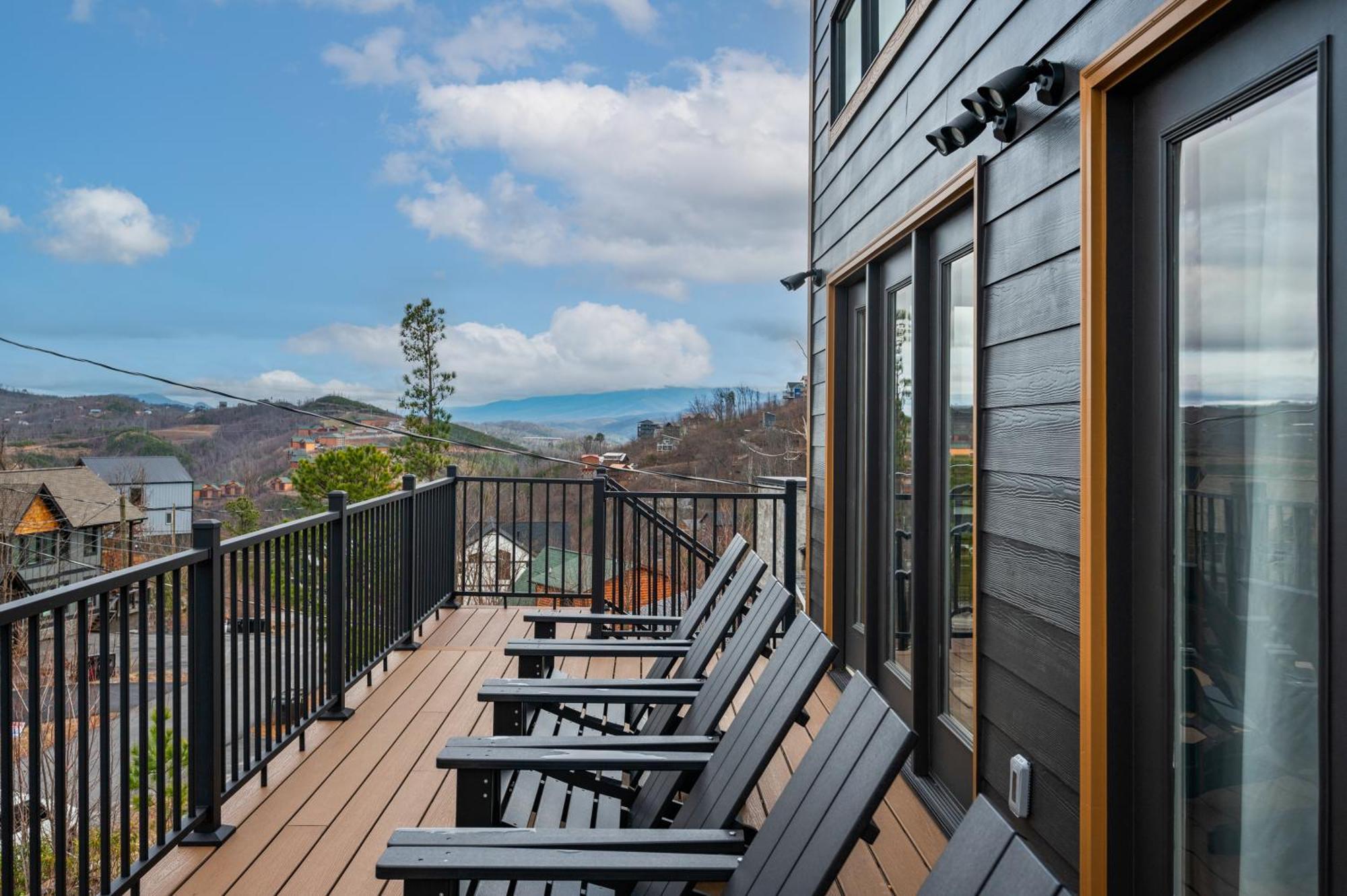 Mountain Mermaid Villa Гетлинбург Екстериор снимка